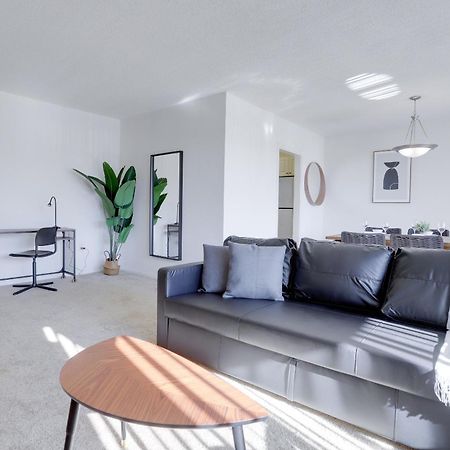 Spacious 2 Bedrooms Apt @Crystal City With Gym Арлингтон Экстерьер фото