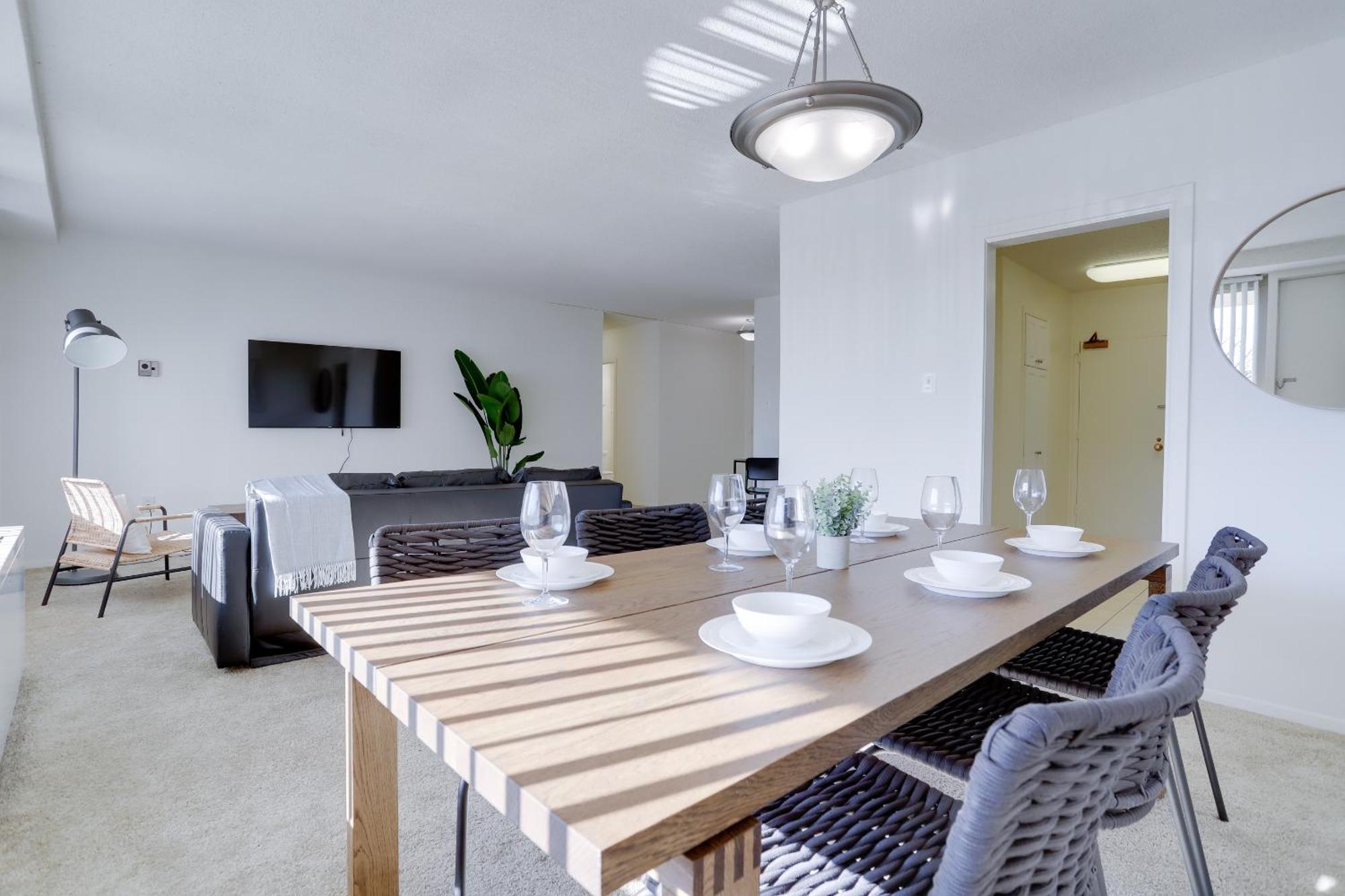 Spacious 2 Bedrooms Apt @Crystal City With Gym Арлингтон Экстерьер фото