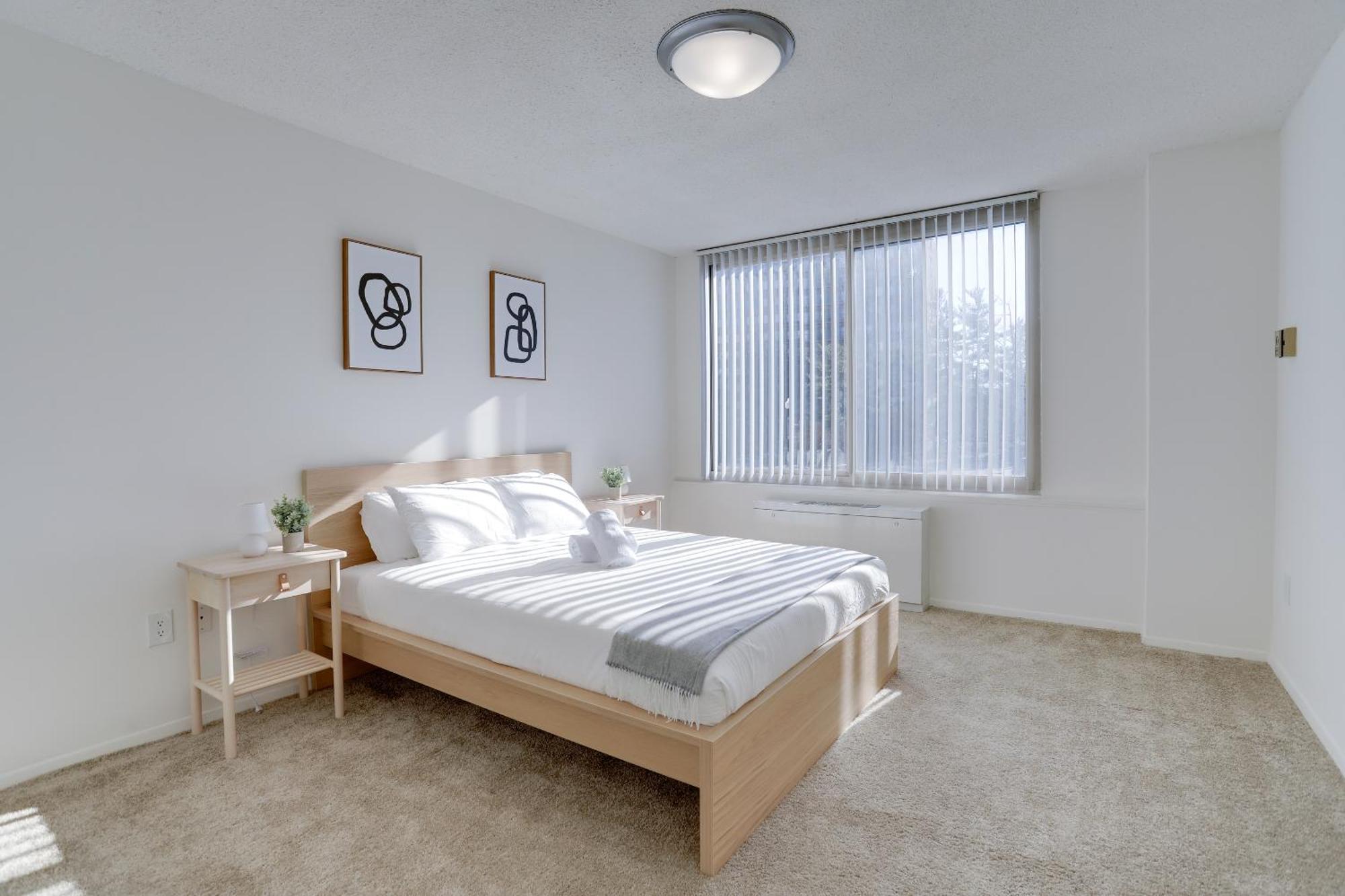 Spacious 2 Bedrooms Apt @Crystal City With Gym Арлингтон Экстерьер фото