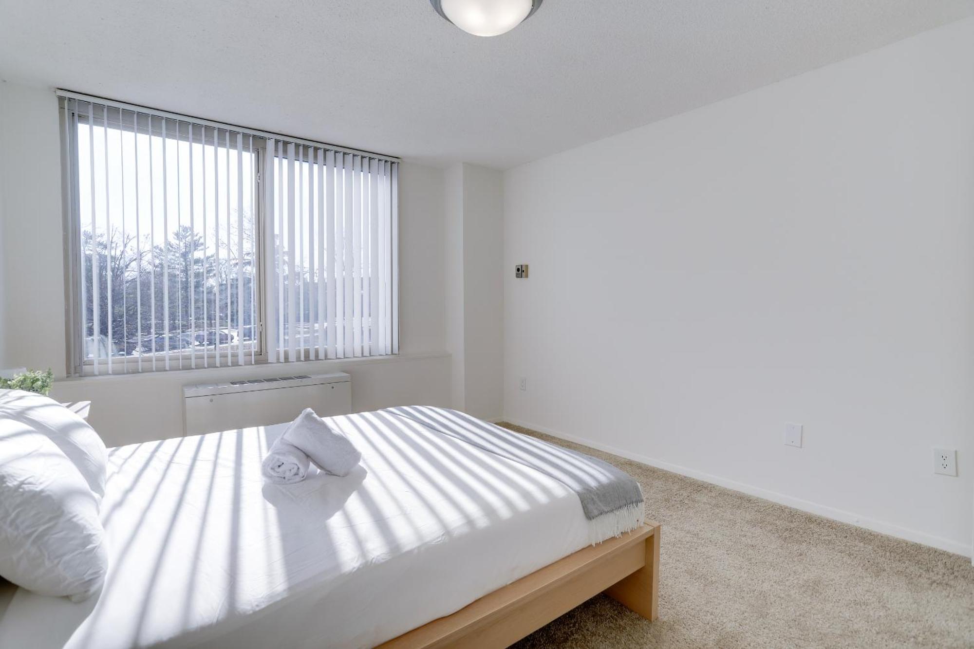 Spacious 2 Bedrooms Apt @Crystal City With Gym Арлингтон Экстерьер фото